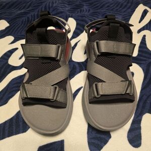 Men's Teva AvenTrail Running Sandal size 9 red black and gray
